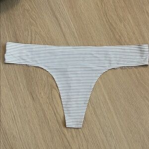 Adrienne Vittadini No Show Lace Back Thong Panty XL